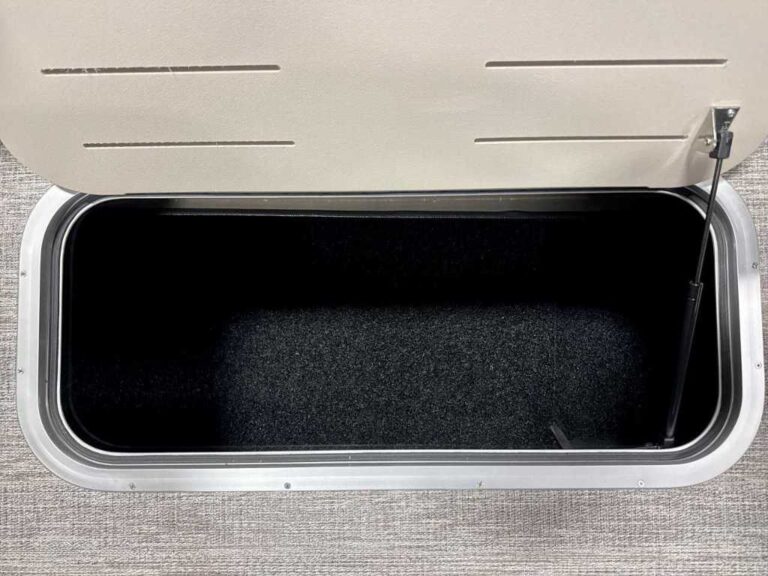 2026 Bennington 20SSR - SPS - Luxe - Blackout US-ETWS9188J526 [photo 19]